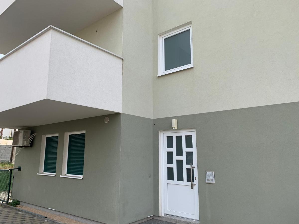 Apartman Toni Novalja Exterior foto