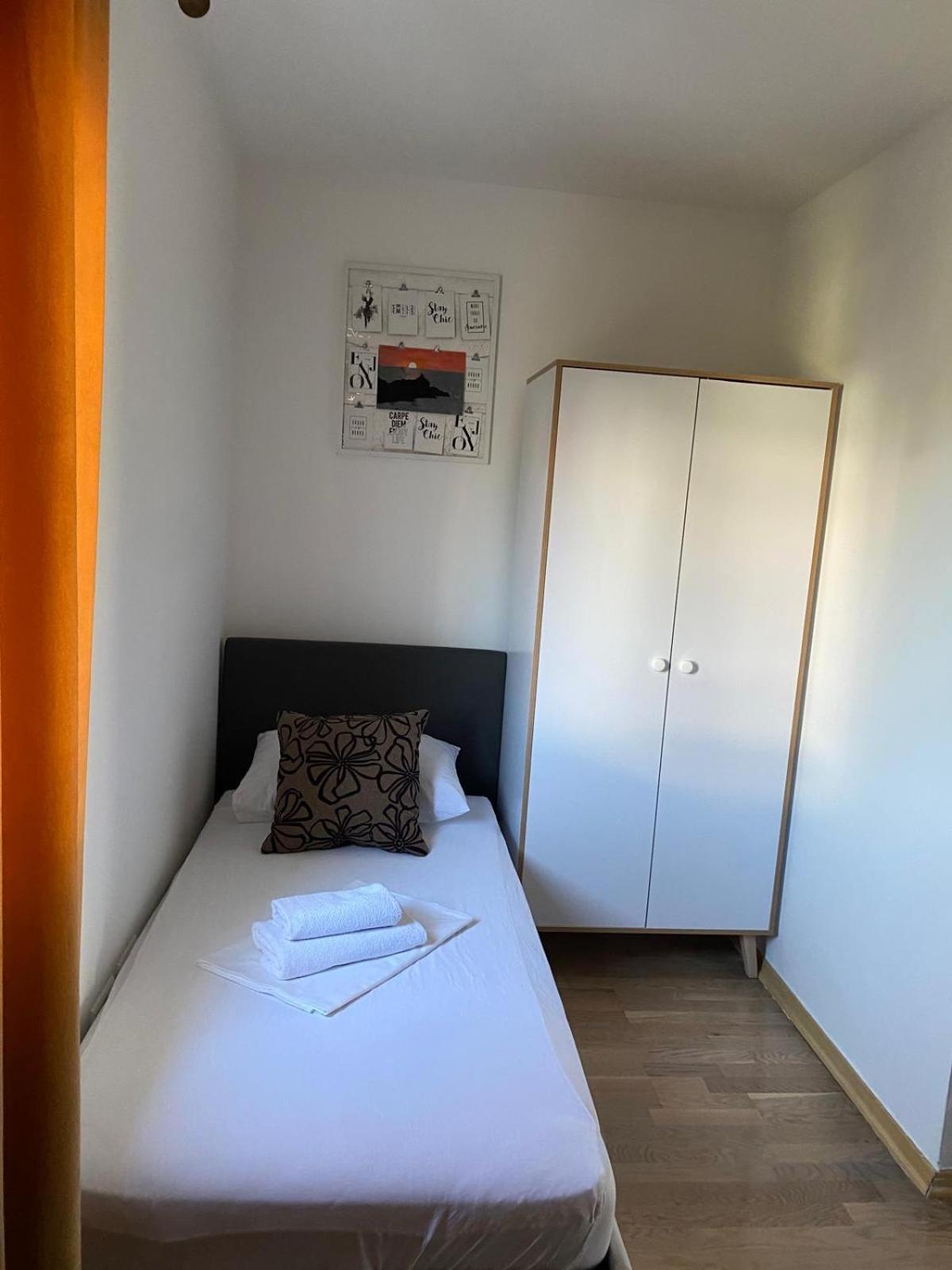 Apartman Toni Novalja Exterior foto